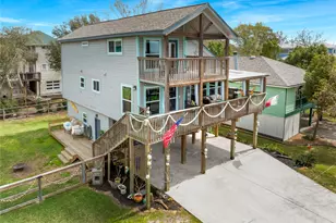 415 Narcissus Rd, Clear Lake Shores, TX 77565 - Photo 4