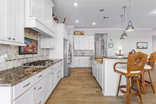 9 Hawkeye, Hitchcock, TX 77563 - Photo 12