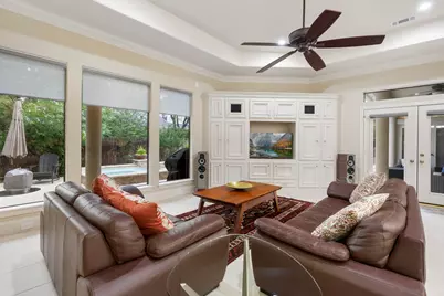 326 S Silvershire Circle, The Woodlands, TX 77381 - Photo 18