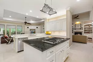326 S Silvershire Cir, The Woodlands, TX 77381 - Photo 22