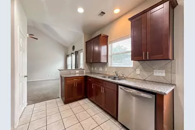 3041 Boxwood Springs Lane, Dickinson, TX 77539 - Photo 6