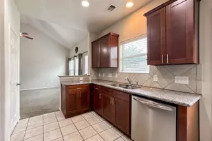 3041 Boxwood Springs Ln, Dickinson, TX 77539 - Photo 6