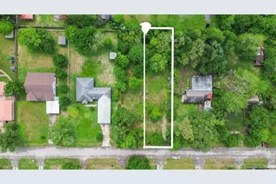 115 Cabaniss Avenue, Baytown, TX 77520 - Photo 8