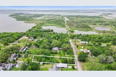 115 Cabaniss Avenue, Baytown, TX 77520 - Photo 6