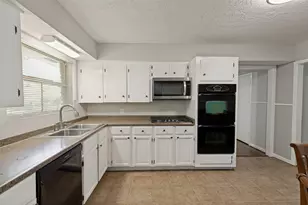 6846 Leader St, Houston, TX 77074 - Photo 8