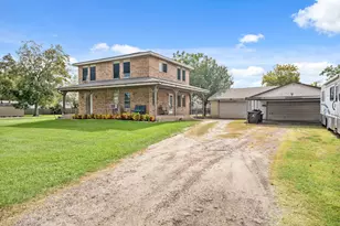 4612 17th St, Bacliff, TX 77518 - Photo 2