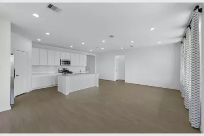 12 Robin Court, Angleton, TX 77515 - Photo 4