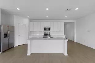 12 Robin Ct, Angleton, TX 77515 - Photo 8