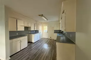 742 27th St, San Leon, TX 77539 - Photo 16