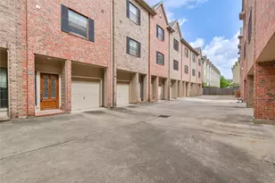 2904 Chenevert St, Houston, TX 77004 - Photo 2