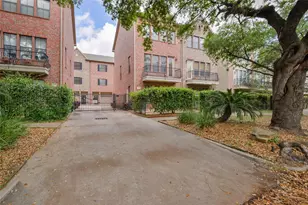 2904 Chenevert St, Houston, TX 77004 - Photo 14