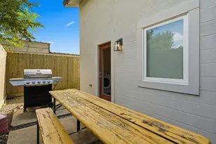 109 Bryan St, Houston, TX 77011 - Photo 32