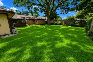 5902 Arboles Dr, Houston, TX 77035 - Photo 20