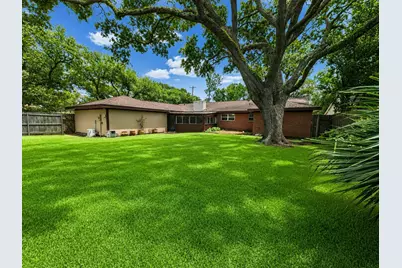 5902 Arboles Drive, Houston, TX 77035 - Photo 18