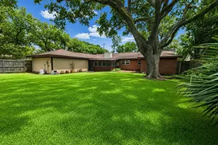 5902 Arboles Dr, Houston, TX 77035 - Photo 18