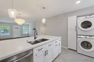 9015 Gaylord Dr, Houston, TX 77024 - Photo 14