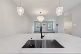 9015 Gaylord Dr, Houston, TX 77024 - Photo 8