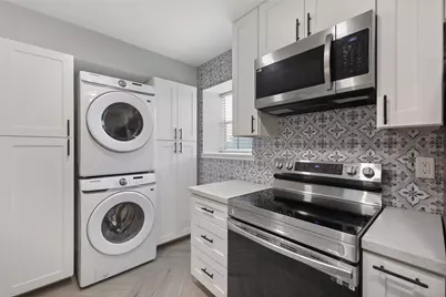 9015 Gaylord Dr #62, Houston, TX 77024 - Photo 6