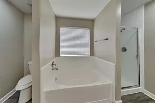 21884 Whispering Forest Dr, Kingwood, TX 77339 - Photo 8