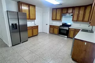 6206 Iron Rock St, Houston, TX 77087 - Photo 2
