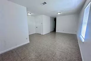 6206 Iron Rock St, Houston, TX 77087 - Photo 6