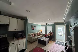 2808 Columbia St, Houston, TX 77008 - Photo 2