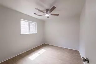 7706 Marinette Dr, Houston, TX 77074 - Photo 22