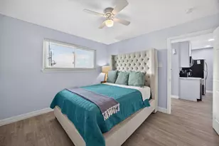 7600 Seawall Blvd, Galveston, TX 77551 - Photo 24