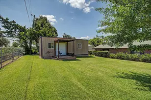 1730 Hillcrest St, Baytown, TX 77520 - Photo 32