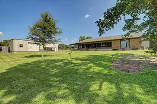 1730 Hillcrest St, Baytown, TX 77520 - Photo 4