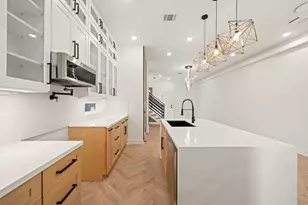 5042 Pershing St, Houston, TX 77033 - Photo 1