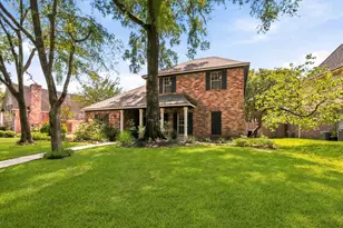 2723 Cedarville Dr, Kingwood, TX 77345 - Photo 2