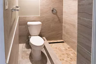 2100 Tanglewilde St, Houston, TX 77063 - Photo 22