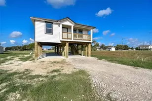 544 Buckskin Dr, Palacios, TX 77465 - Photo 2