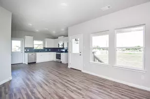 544 Buckskin Dr, Palacios, TX 77465 - Photo 14