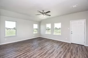 544 Buckskin Dr, Palacios, TX 77465 - Photo 16