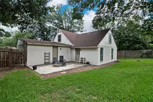 2410 Valley Dr, Brenham, TX 77833 - Photo 2