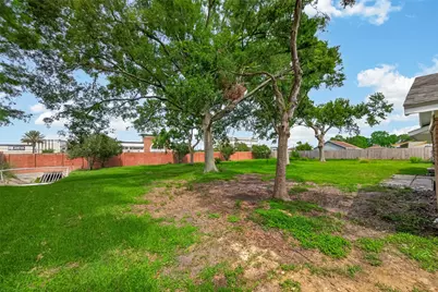18219 Kings Lynn Street, Webster, TX 77058 - Photo 32