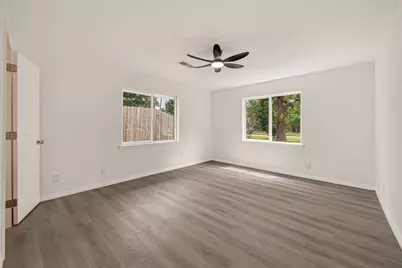 18219 Kings Lynn Street, Webster, TX 77058 - Photo 22