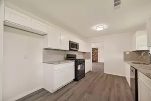 18219 Kings Lynn St, Webster, TX 77058 - Photo 12