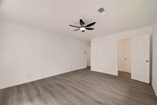18219 Kings Lynn St, Webster, TX 77058 - Photo 24