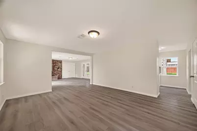 18219 Kings Lynn Street, Webster, TX 77058 - Photo 4