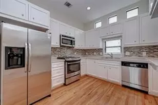 8715 Meadowcroft Dr, Houston, TX 77063 - Photo 8