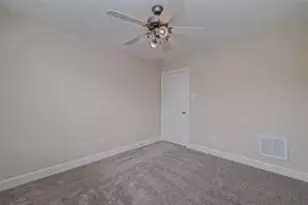 8715 Meadowcroft Dr, Houston, TX 77063 - Photo 10