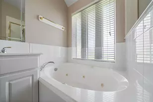13711 Layton Hills Dr, Cypress, TX 77429 - Photo 20
