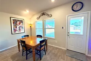 214 Pecos Dr, Huntsville, TX 77340 - Photo 10