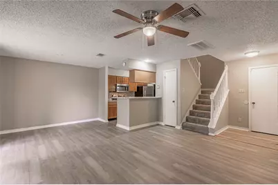 1228 Avenue O #B, Huntsville, TX 77340 - Photo 8