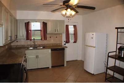 2343 W Lucas Drive, Beaumont, TX 77706 - Photo 2