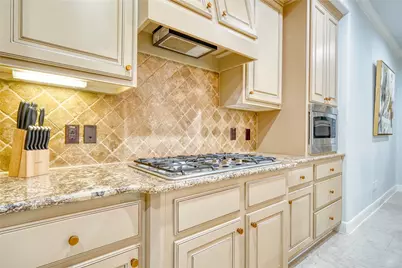 418 Somerset Drive, Sugar Land, TX 77479 - Photo 10