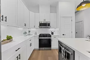 328 Neyland St, Houston, TX 77022 - Photo 12